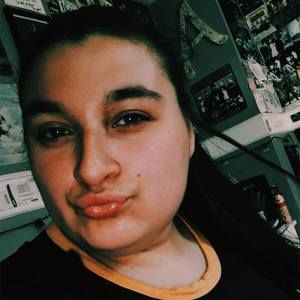 Meet your Posher, Alexia